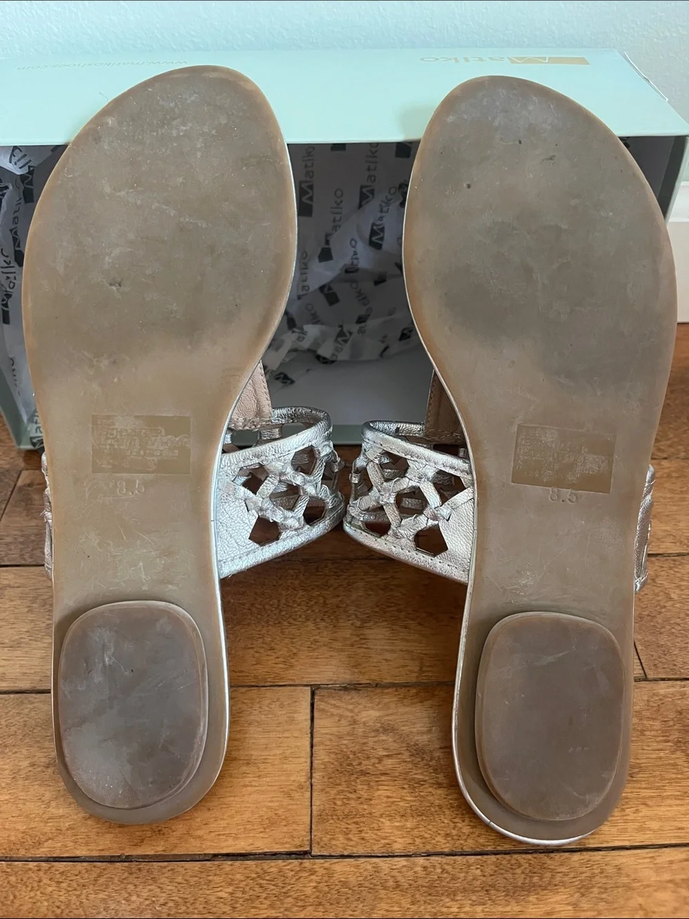 Matiko Fiona Silver Leather Woven Thong Sandals Women's Size 8.5 Boho